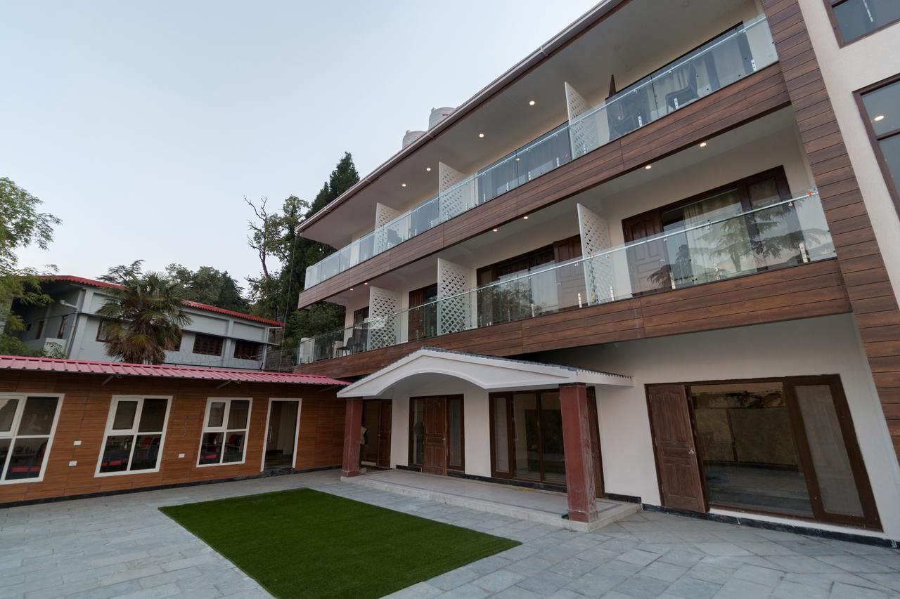 Hotel Seven Oaks Dehradun Buitenkant foto