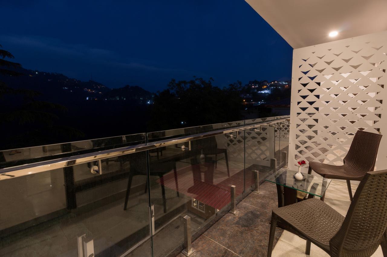 Hotel Seven Oaks Dehradun Buitenkant foto