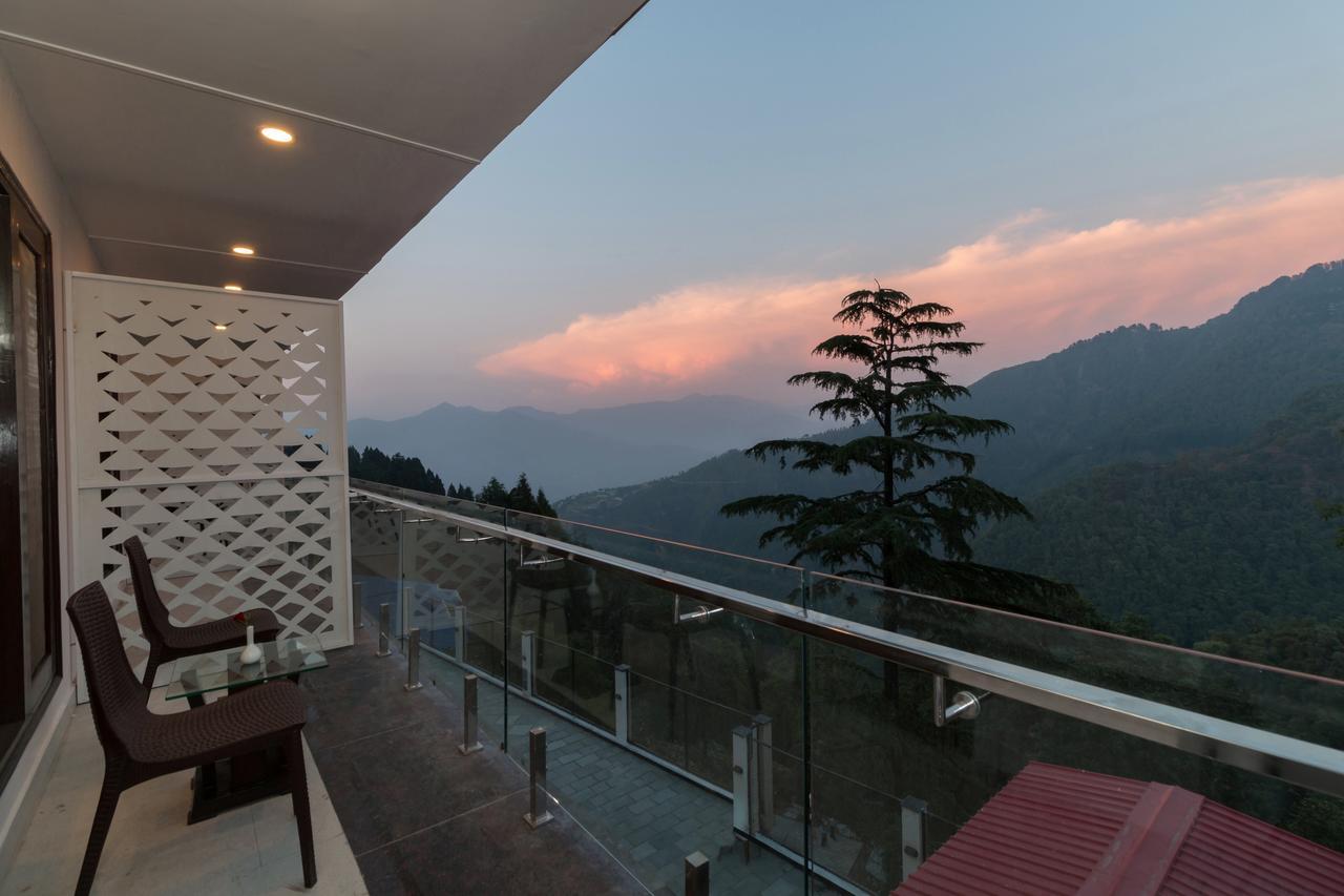 Hotel Seven Oaks Dehradun Buitenkant foto